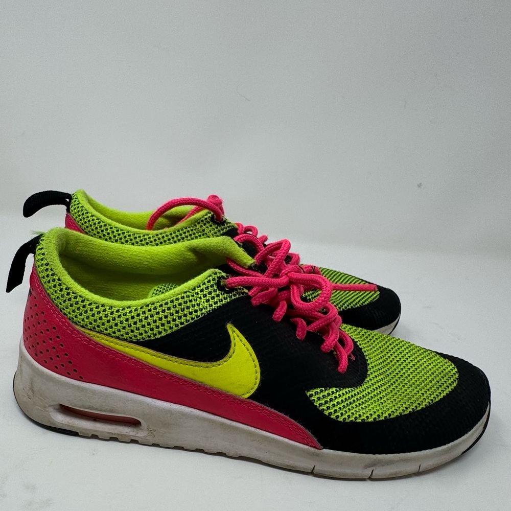 Nike Shoes Size 4.5, excellent condition!